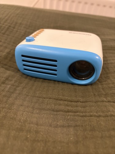 Goodoee mini projector - goodoee,